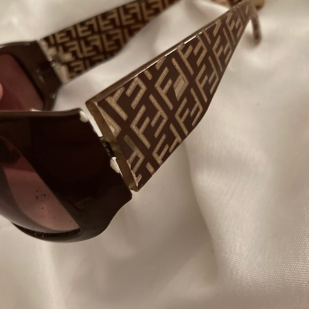 Auth vintage Fendi women’s sunglasses SXO702 - Picture 2 of 13